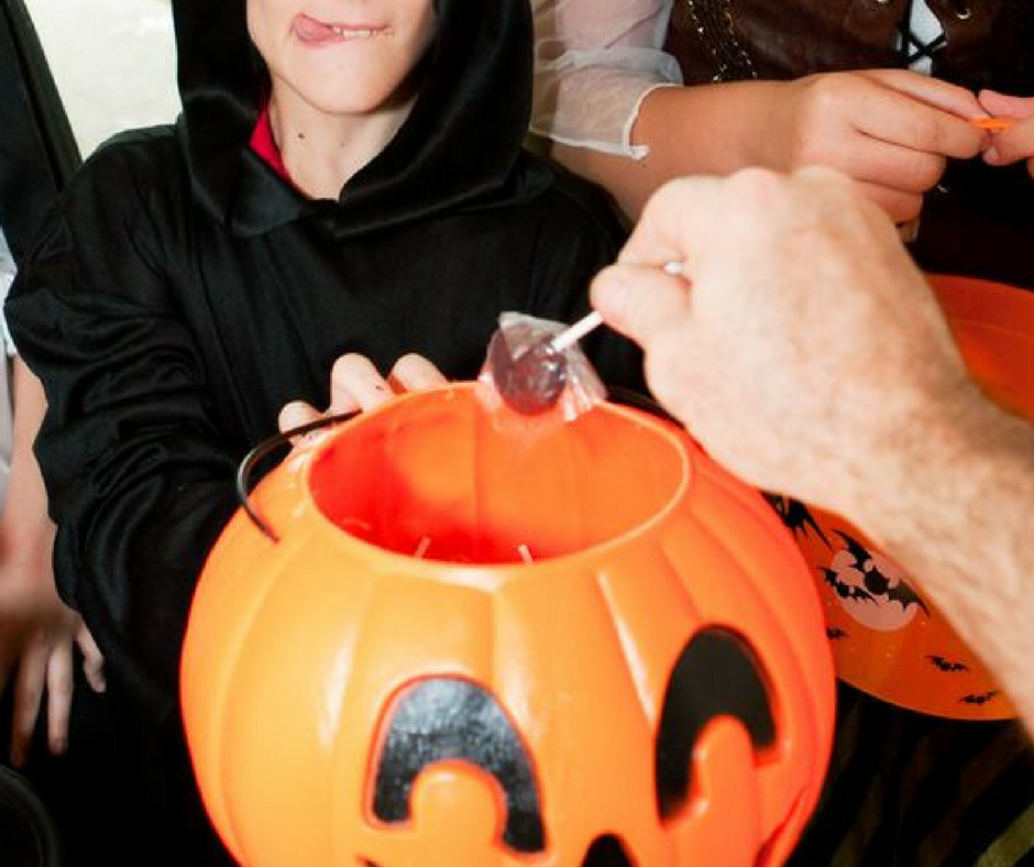 Save Money This Halloween With These Money Saving Tricks