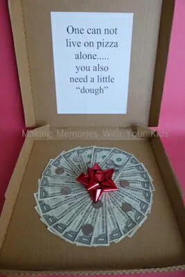 miten antaa rahaa lahjaksi - pizza
