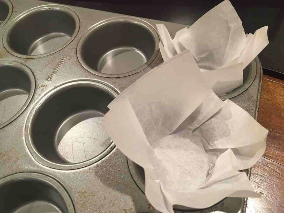 diy muffin cupcake liners using parchment paper